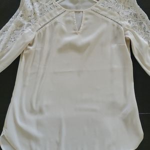 WOMEN EXPRESS CREAM BLOUSE SIZE XP